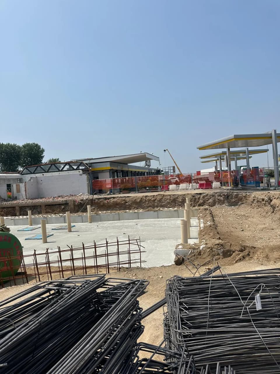 Eni · Excavation and fuel tank installation · From construction to finishes 1