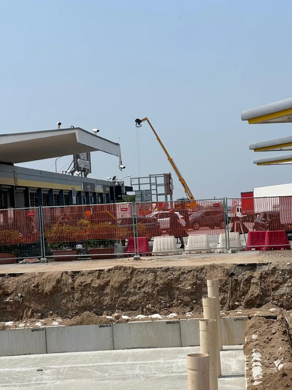 Eni · Excavation and fuel tank installation · From construction to finishes 5
